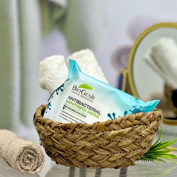 Lingettes antibactériennes visage et mains 🦠
Ces lingettes nettoient et désinfectent efficacement la peau tout en respectant sa sensibilité. Un produitsans Paraben, sans Alcool et sans Allergènes, elles conviennent à une utilisation quotidienne pour des mains et un visage propres et frais.
antibacterial antibacteriales antibacterialwipes lingettes lingette bacteria antibacterial